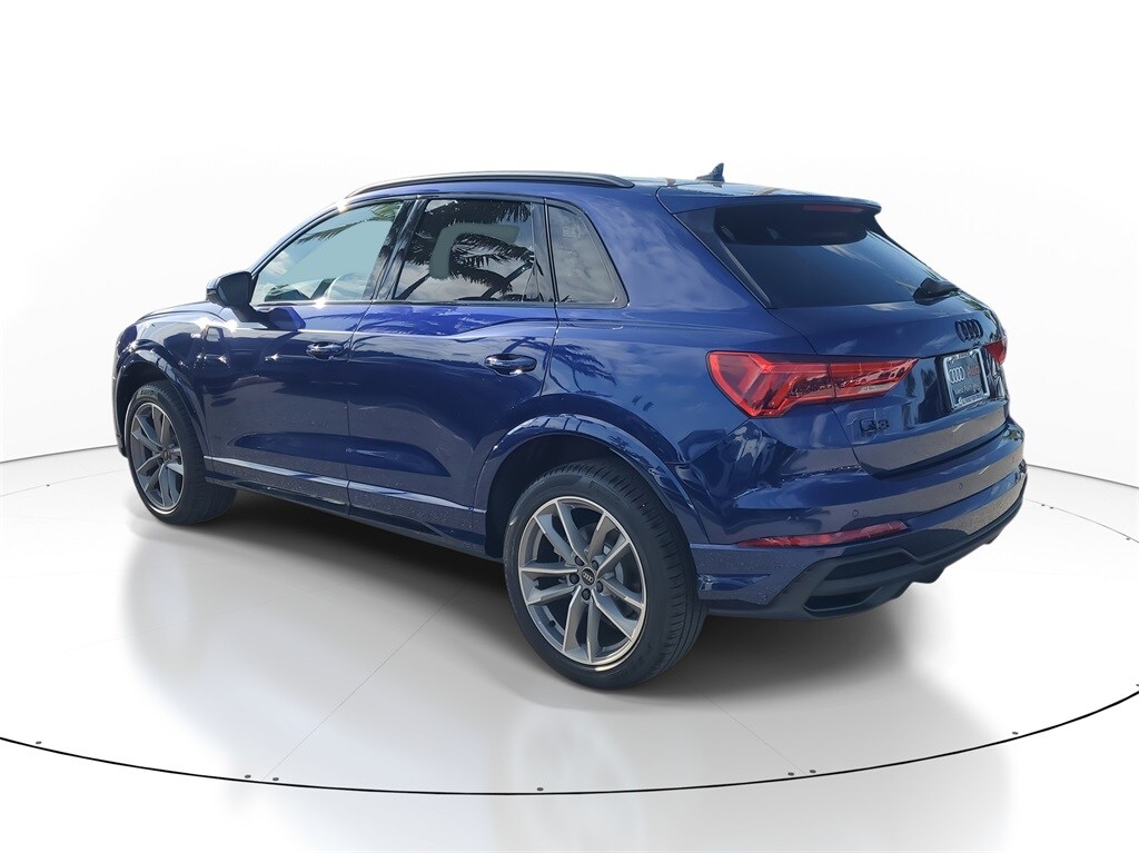 2025 Audi Q3 45 TFSI S line Premium photo 3
