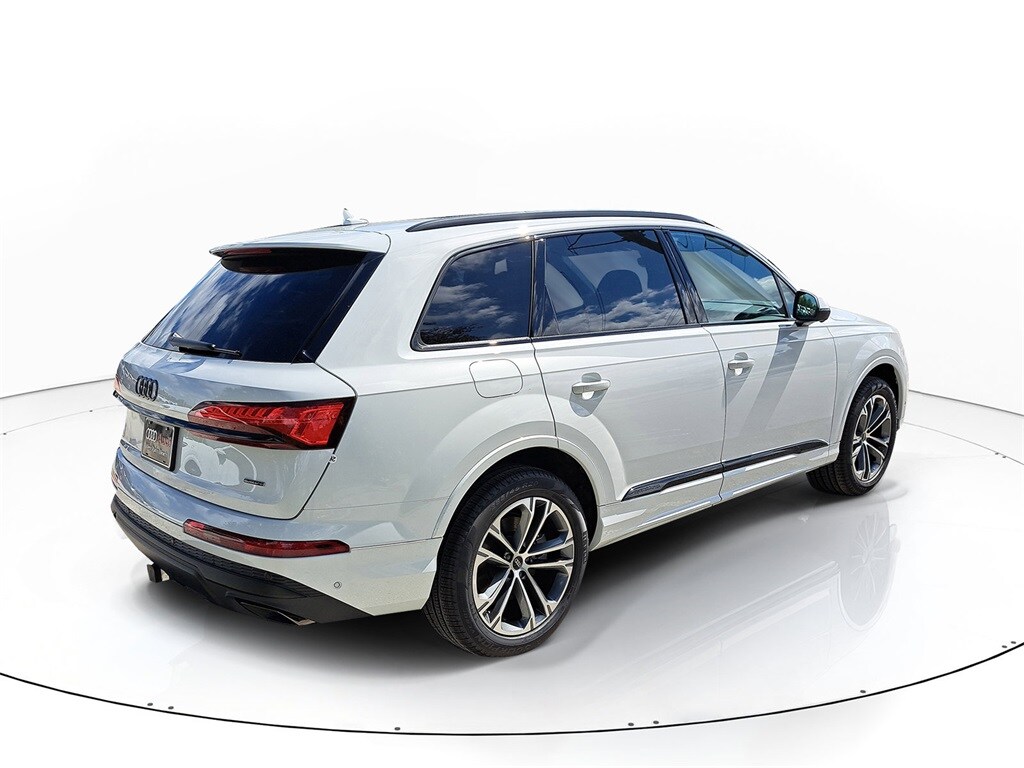 2026 Audi Q7 55 Premium photo 4