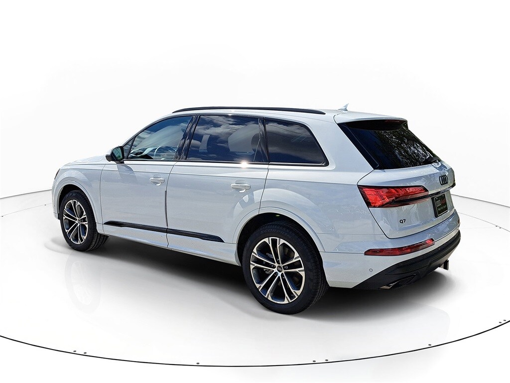 2026 Audi Q7 55 Premium photo 3