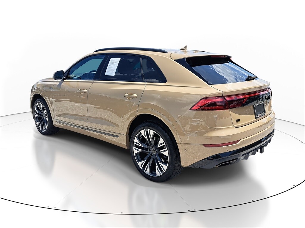2025 Audi Q8 55 Premium Plus photo 3