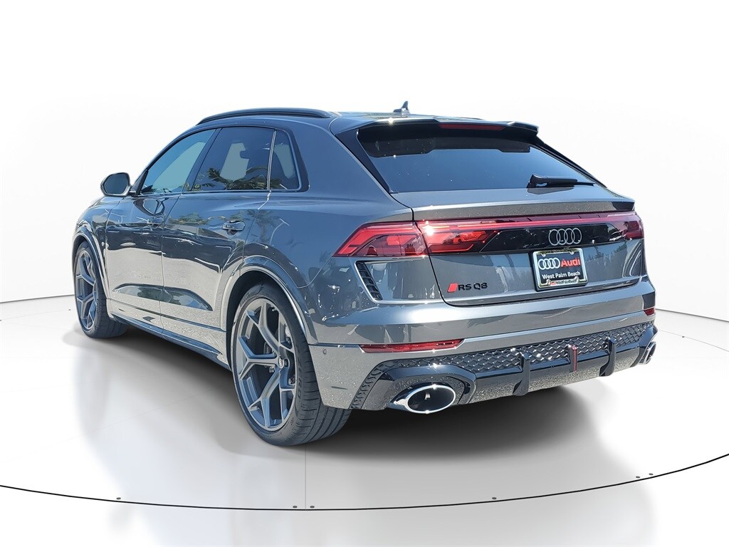 2025 Audi RS Q8 photo 3