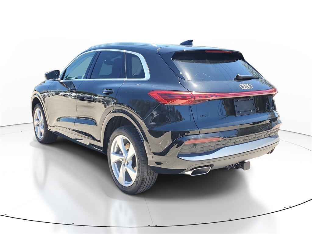 2025 Audi Q5 2.0T Premium Plus photo 3