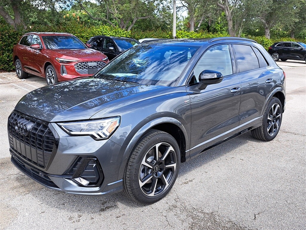 2025 Audi Q3 45 TFSI S line Premium Plus photo 2