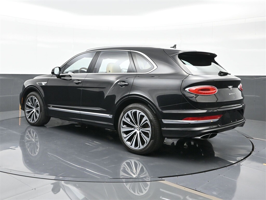 2022 Bentley Bentayga V8 photo 3
