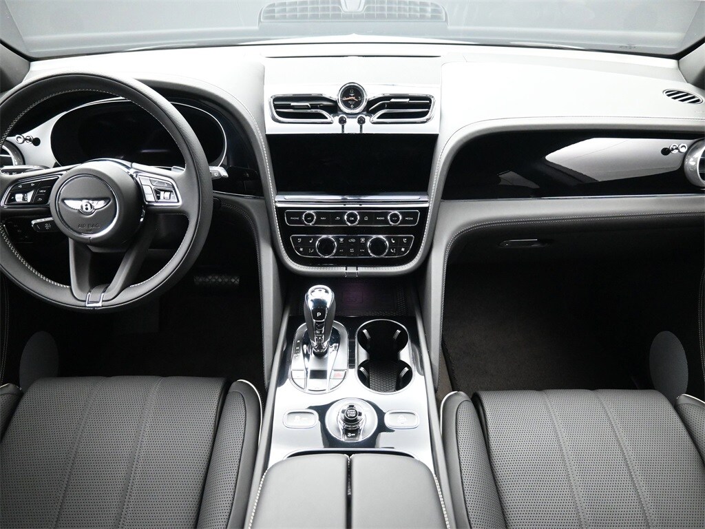 2023 Bentley Bentayga EWB Azure photo 4