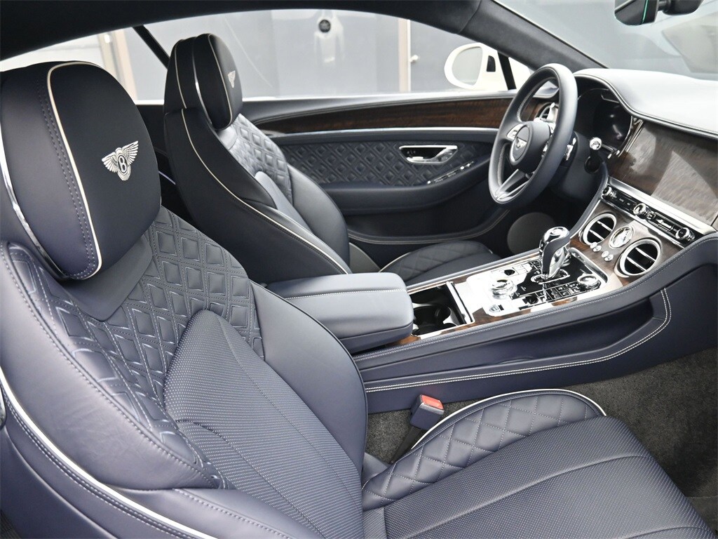2022 Bentley Continental GT V8 photo 2