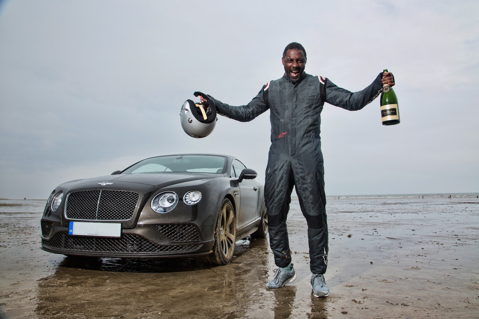 idris-elba-sets-new-flying-mile-uk-land-speed-record-in-bentley-continental-gt_100509957_h.jpg