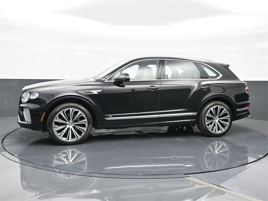 2022 Bentley Bentayga V8 photo 4