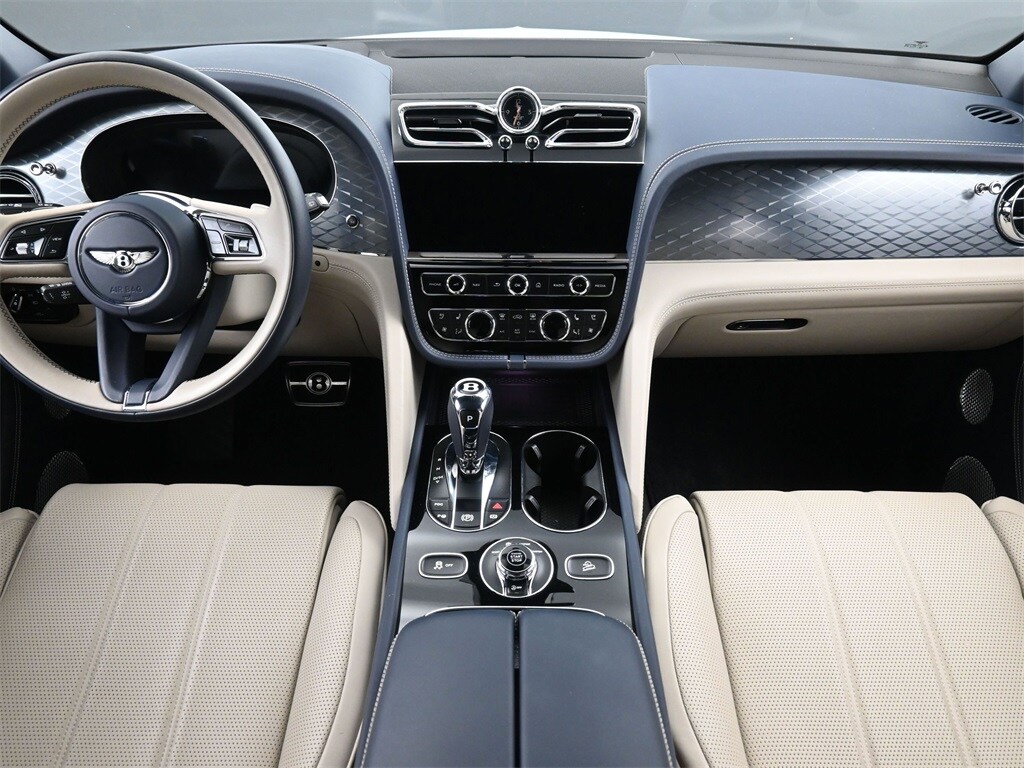 2022 Bentley Bentayga V8 photo 4