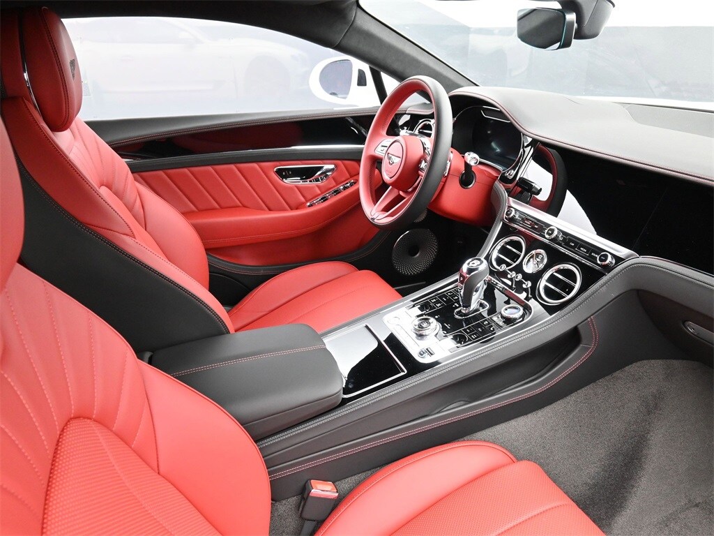 2024 Bentley Continental GT V8 photo 2