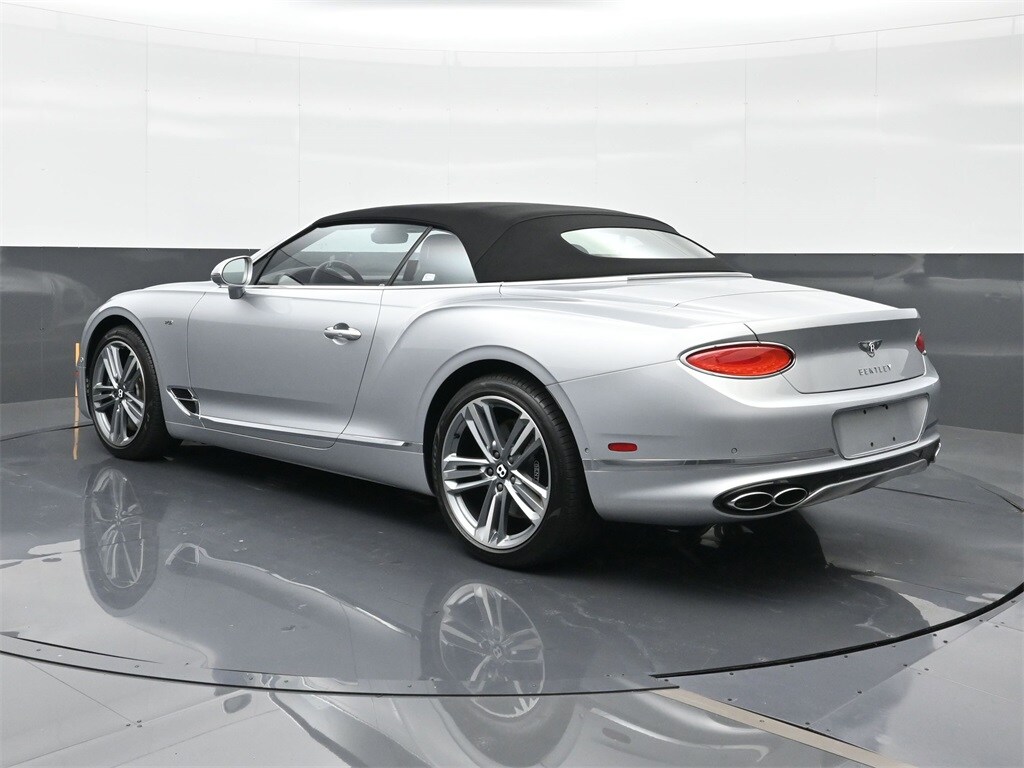 2022 Bentley Continental GT V8 photo 3