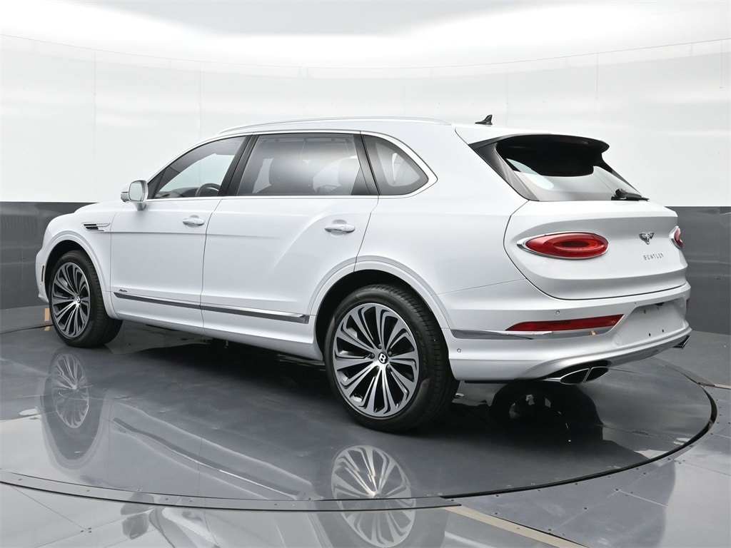 2024 Bentley Bentayga EWB V8 photo 3