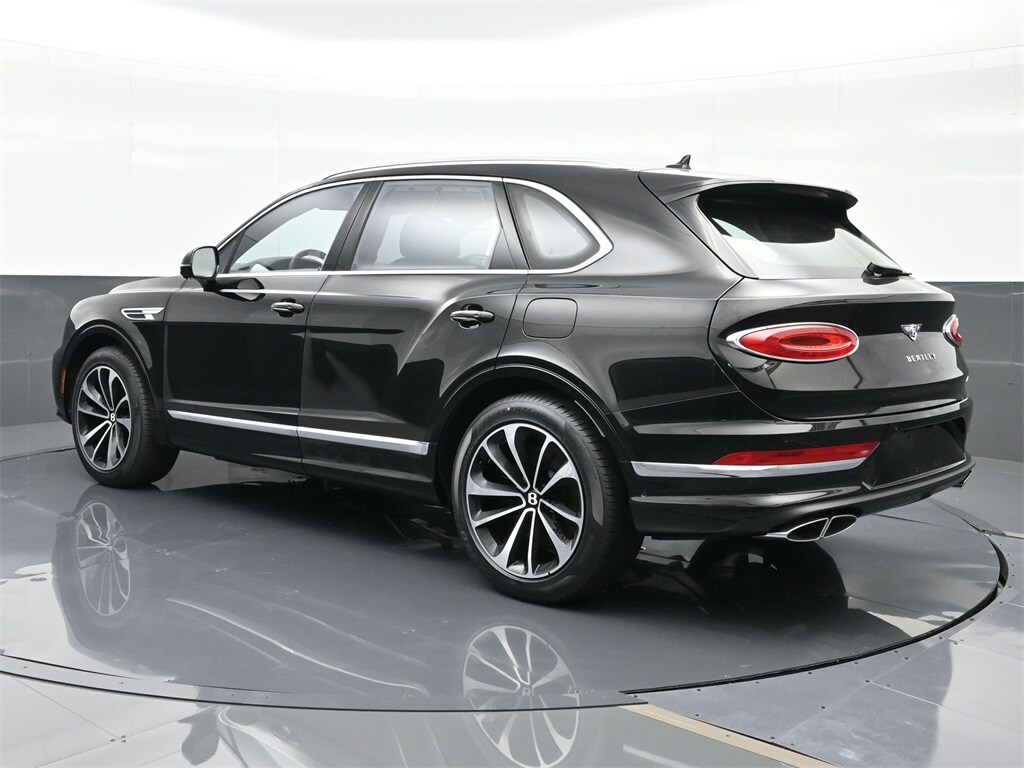 2024 Bentley Bentayga Hybrid photo 3