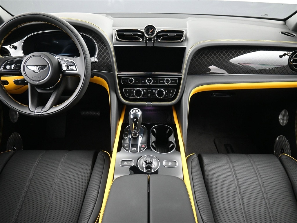 New 2025 Bentley Bentayga V8 SUV
