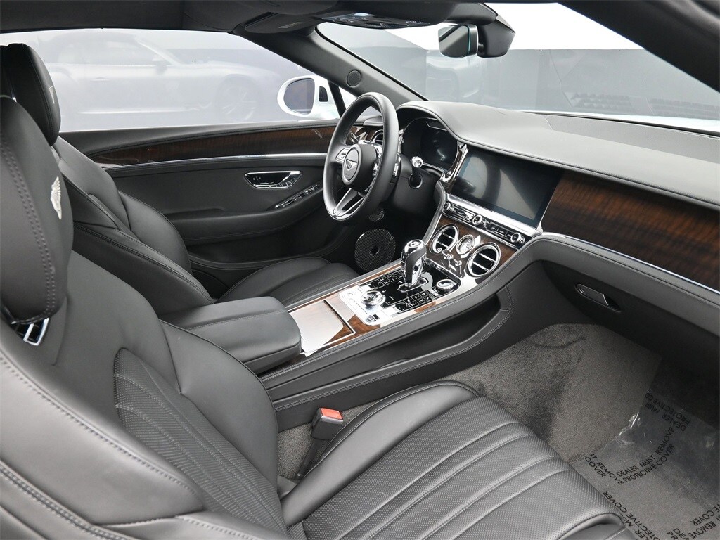 2022 Bentley Continental GT V8 photo 2