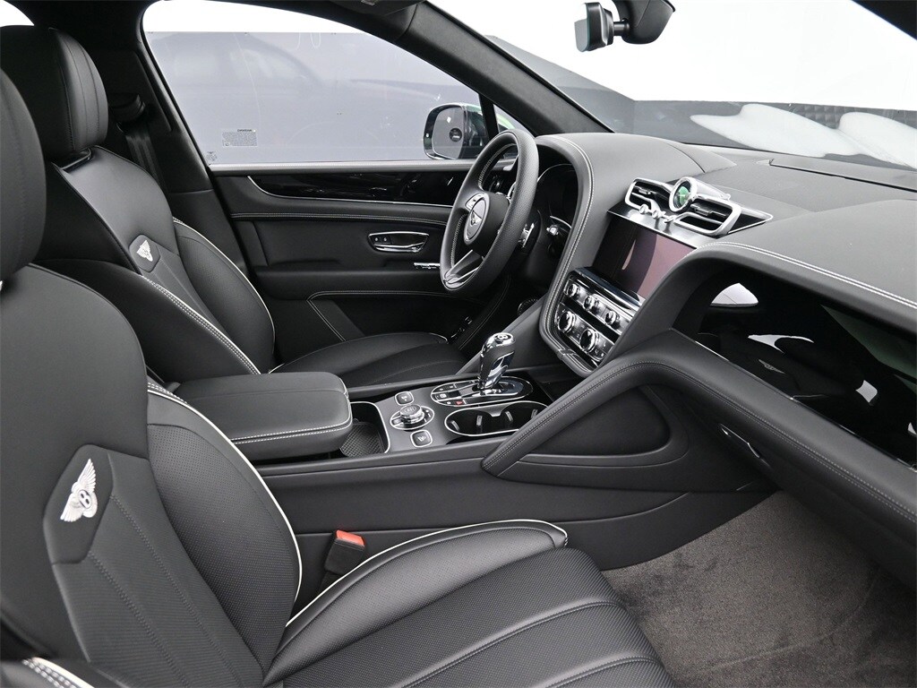 New 2025 Bentley Bentayga V8 SUV