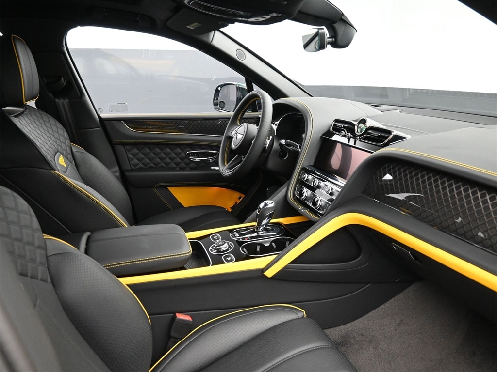 New 2025 Bentley Bentayga V8 SUV