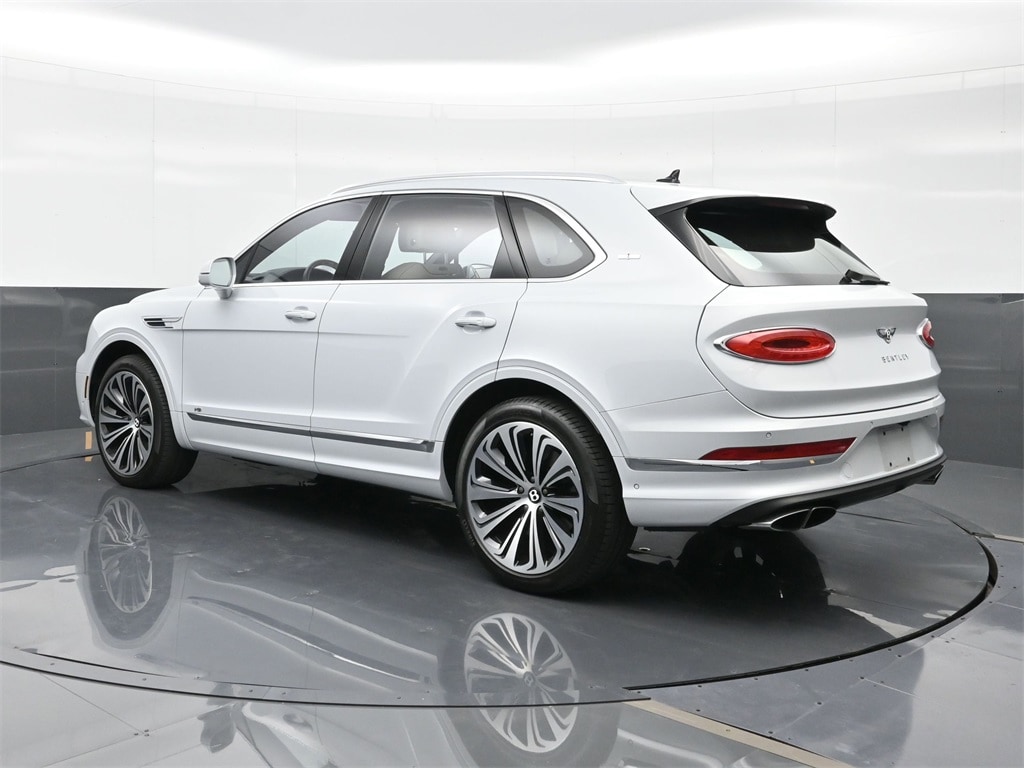 2022 Bentley Bentayga V8 photo 3