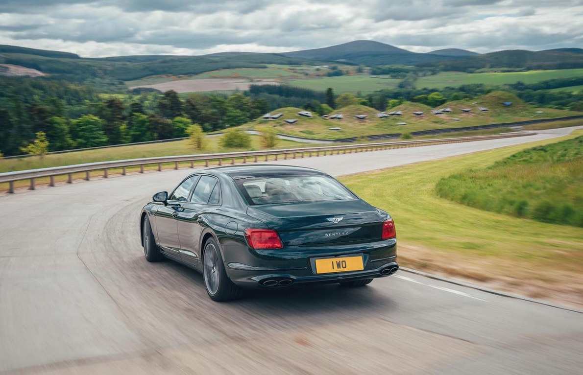 Bentley Flying Spur Hybrid Driving