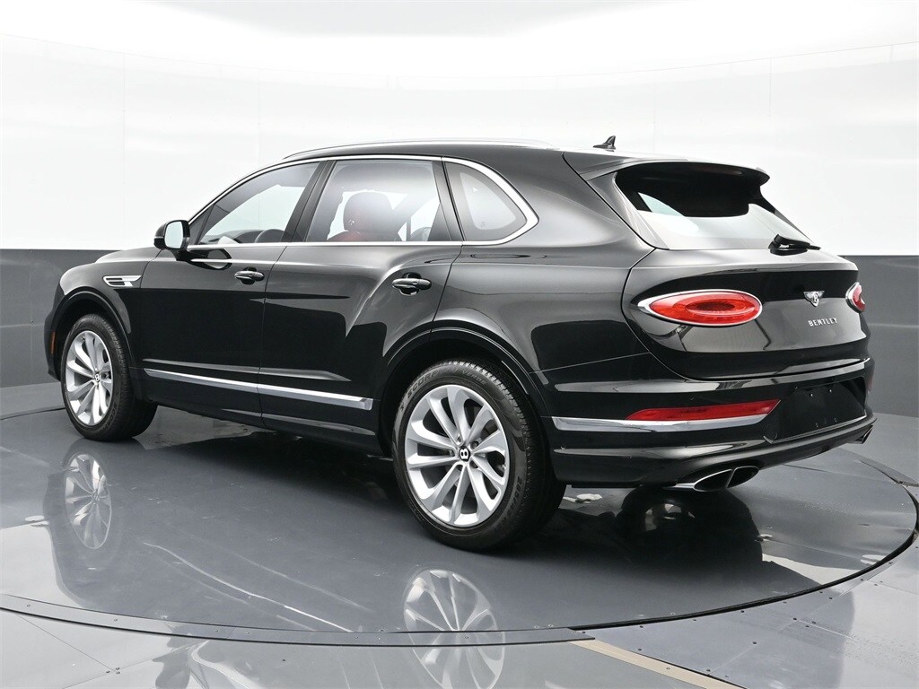 2023 Bentley Bentayga V8 photo 3