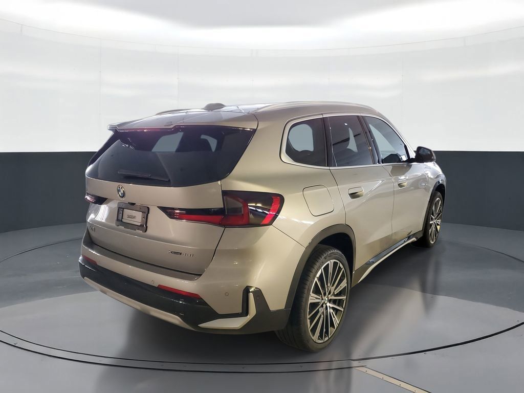 2026 BMW X1 28i - Photo 3