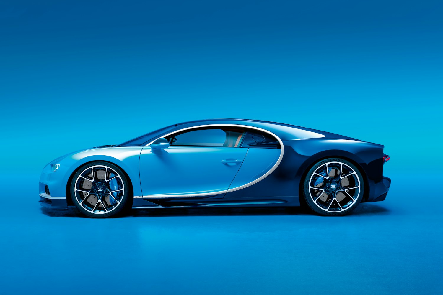 22%20BUGATTI_l_ultime%20%20%E2%80%93%20first%20CHIRON.jpeg