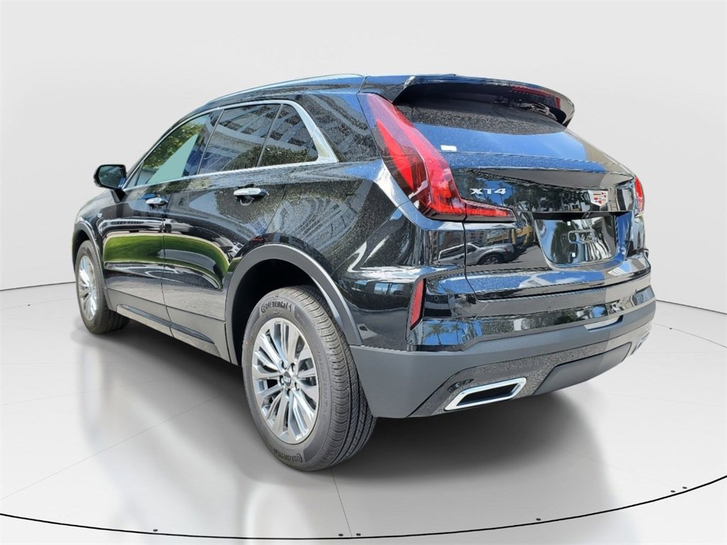2025 Cadillac XT4 Premium Luxury photo 4