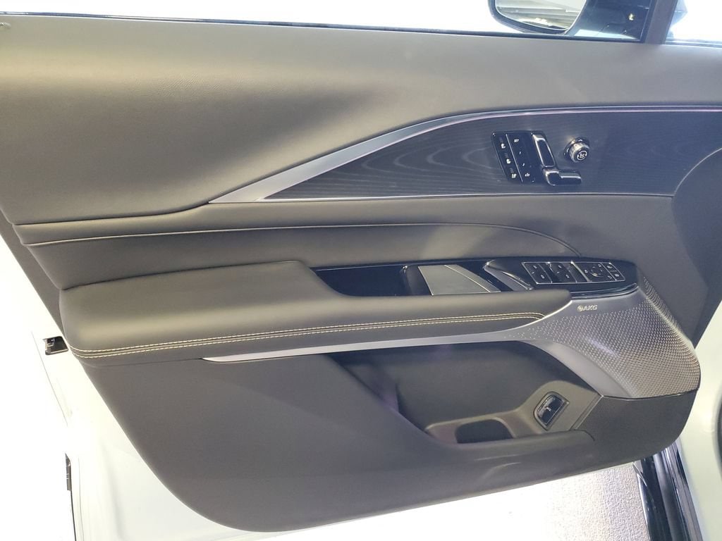 2026 Cadillac LYRIQ V - Photo 14