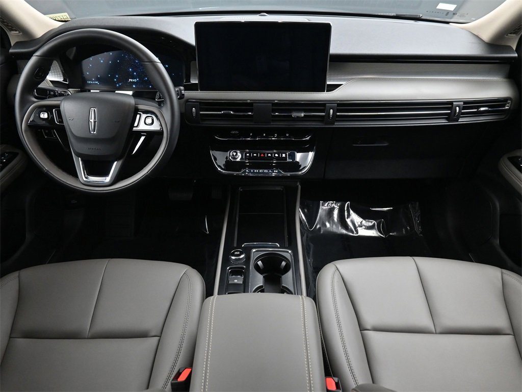 2025 Lincoln Corsair Premiere photo 4