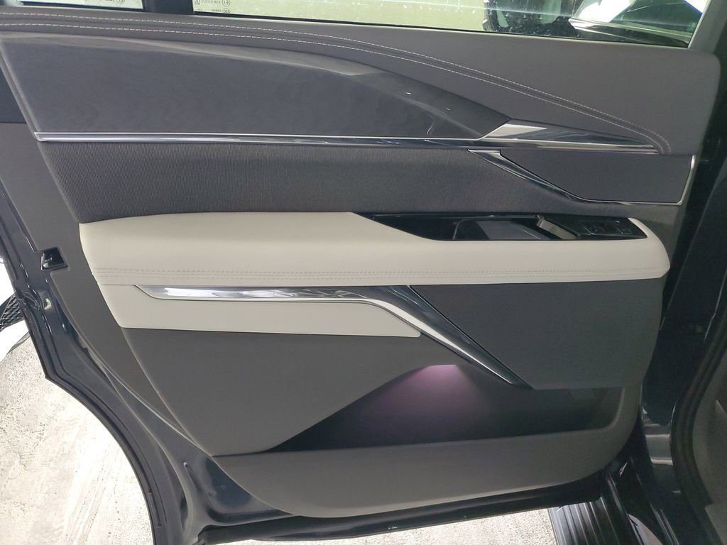 2026 Cadillac Escalade IQ Luxury - Photo 9