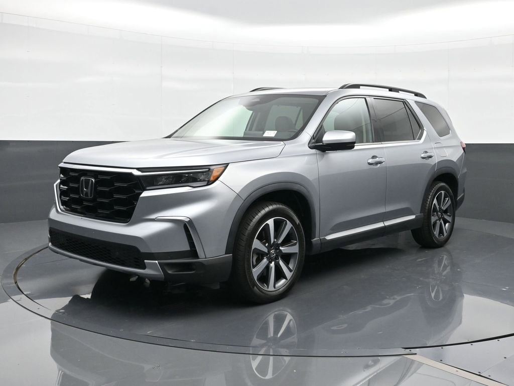 2025 Honda Pilot Touring 2WD's photo