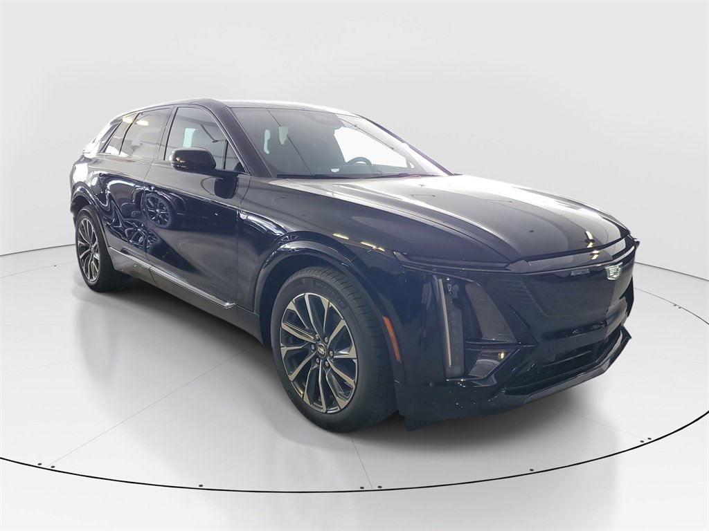 2025 Cadillac Lyriq Sport photo 2