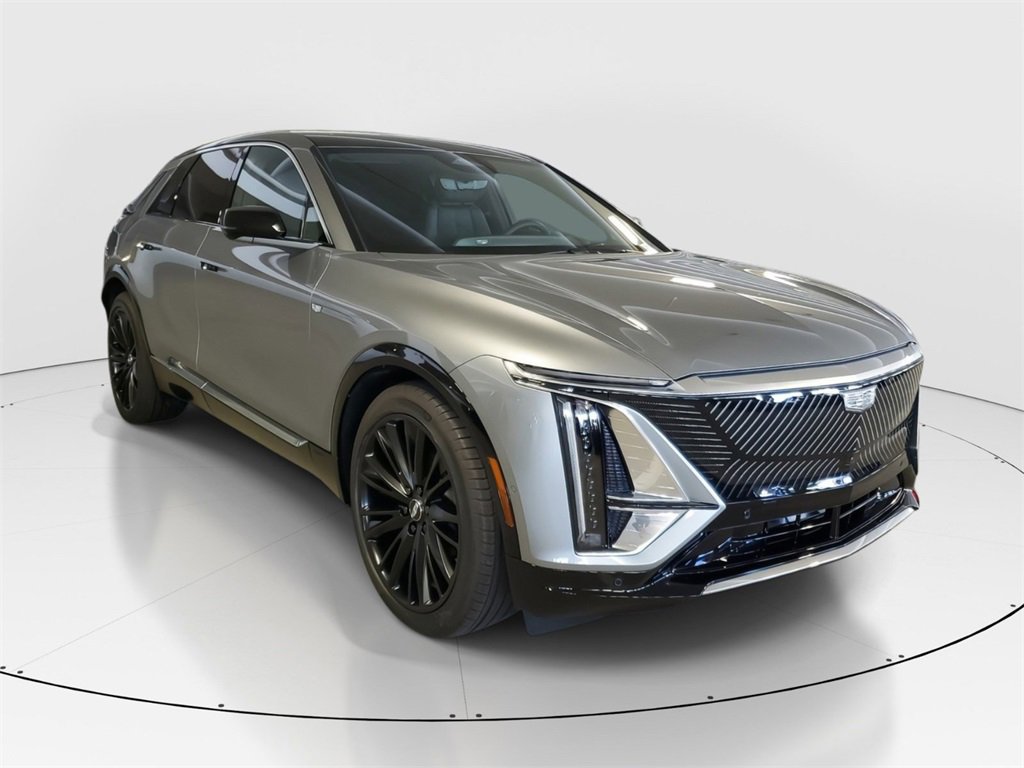 2025 Cadillac Lyriq Luxury photo 2