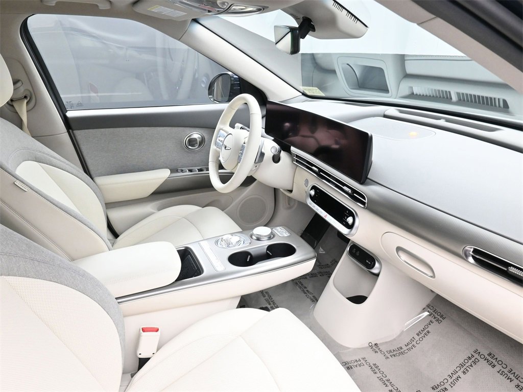 Used 2025 GENESIS GV60 Standard with VIN KMUKB4SA9SU026167 for sale in Miami, FL