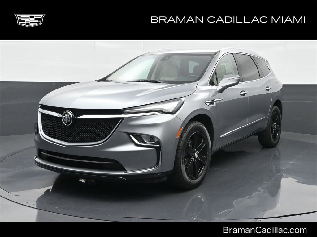 2023 Buick Enclave Essence's photo