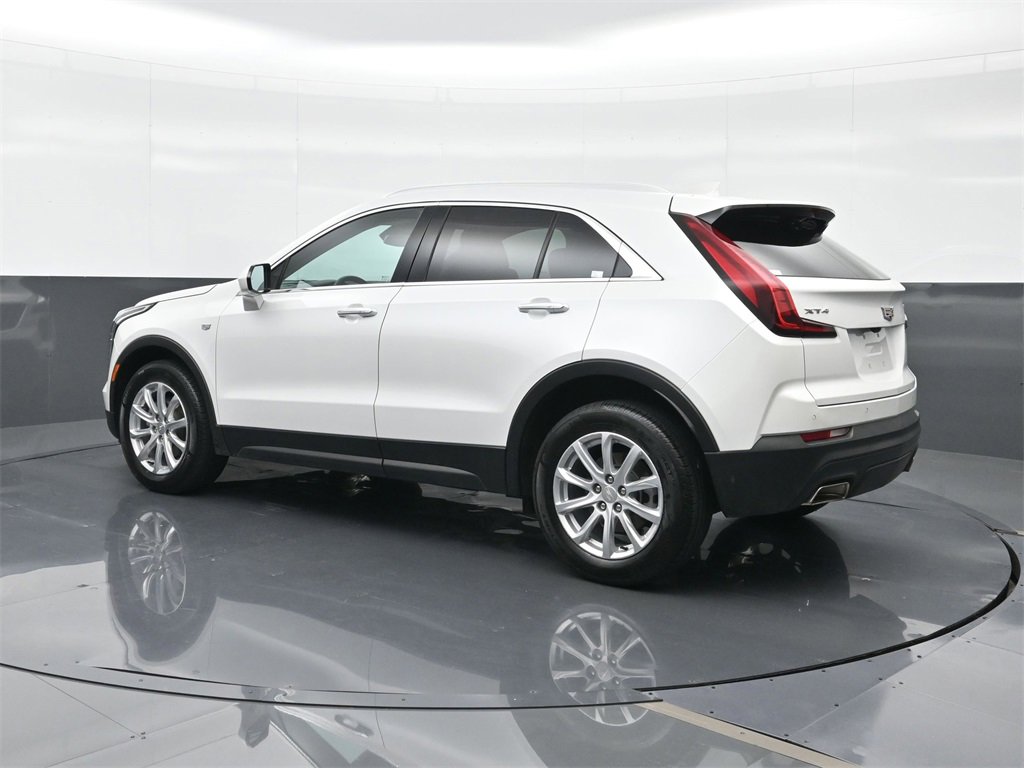 2023 Cadillac XT4 Luxury photo 2