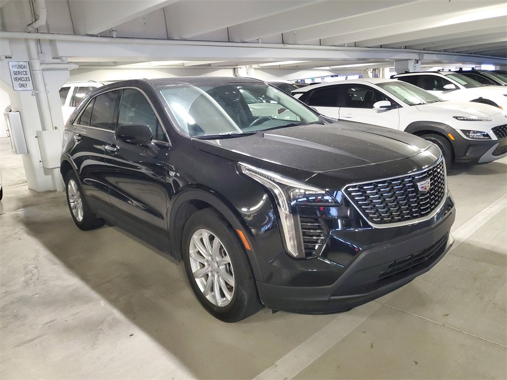 2023 Cadillac XT4 Luxury photo 2