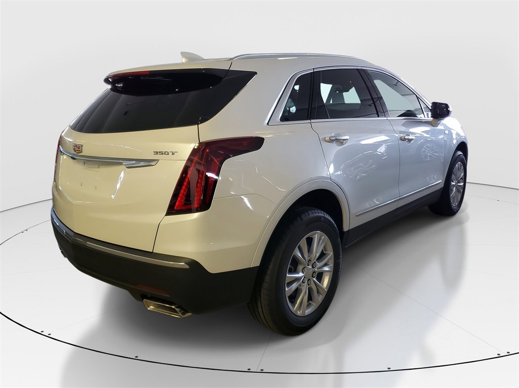 2025 Cadillac XT5 Luxury photo 3