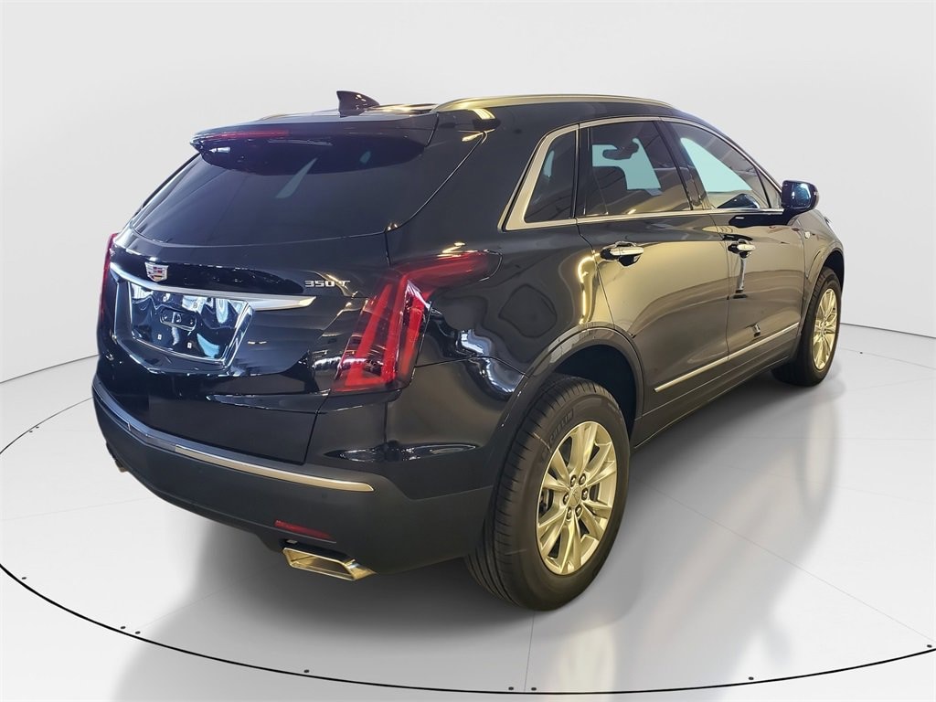 New 2025 CADILLAC XT5 Luxury SUV
