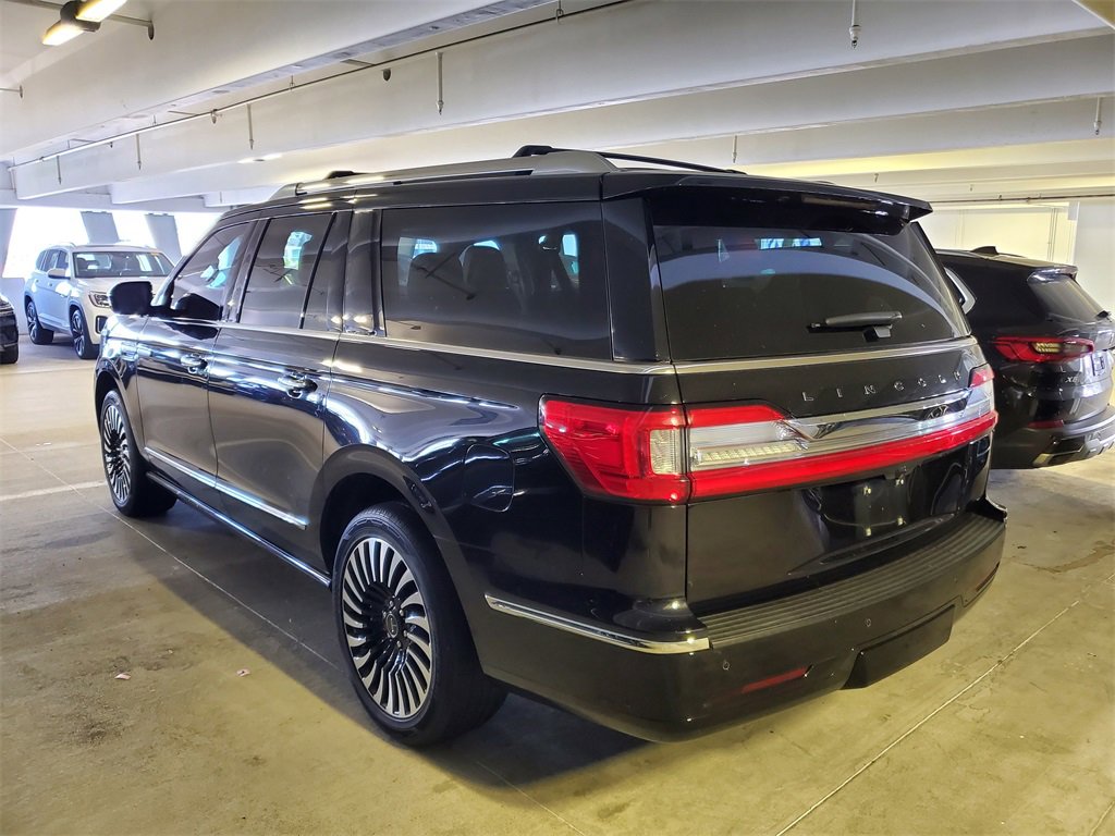 2019 Lincoln Navigator Black Label photo 3