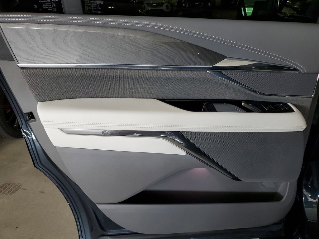 2026 Cadillac Escalade IQ Sport - Photo 8