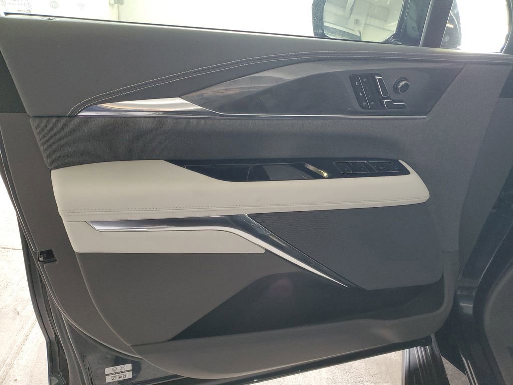 2026 Cadillac Escalade IQ Luxury - Photo 15