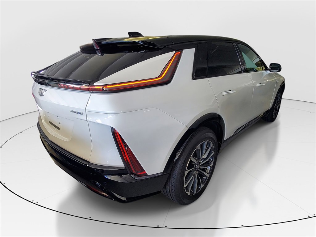 2025 Cadillac Lyriq Sport photo 3