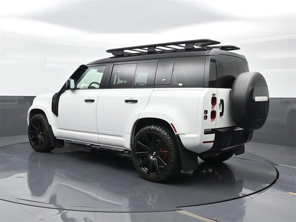 2020 Land Rover Defender HSE photo 3
