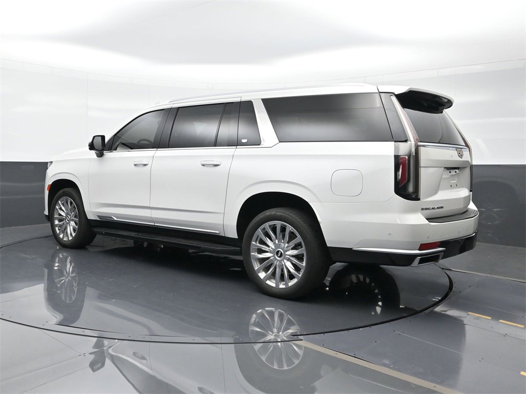 2023 Cadillac Escalade ESV Premium Luxury photo 2