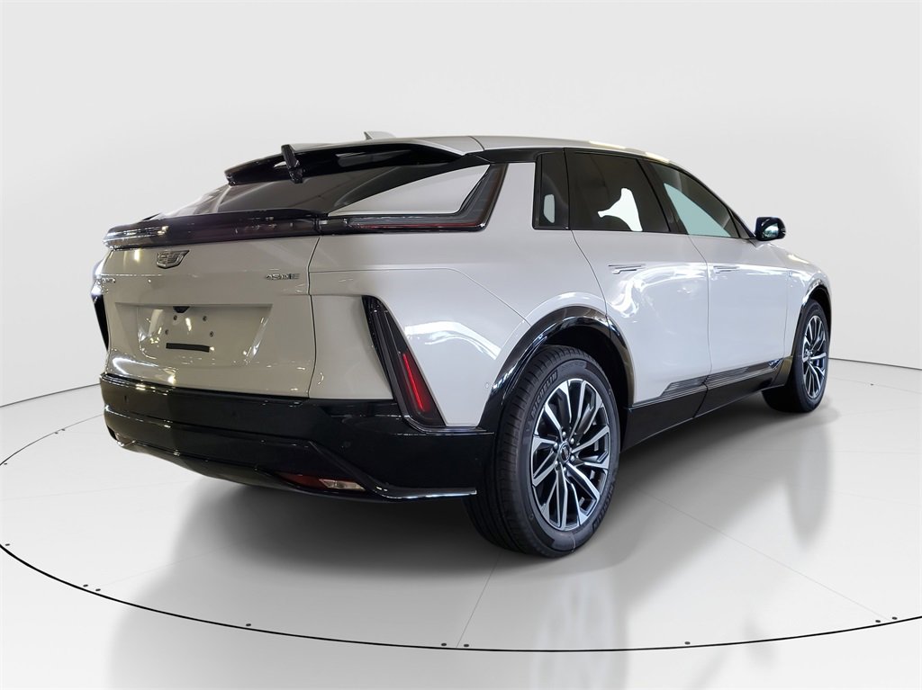2025 Cadillac Lyriq Sport photo 3