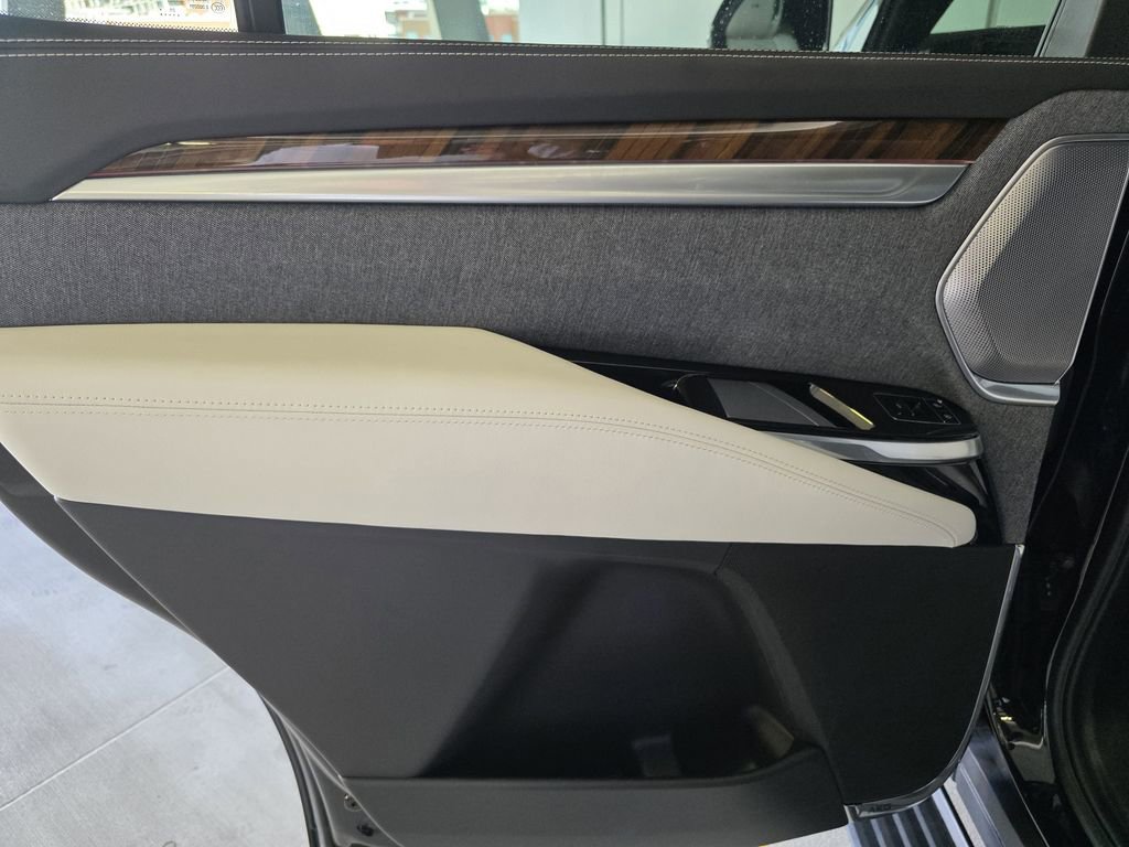 2026 Cadillac Escalade Platinum Sport - Photo 15