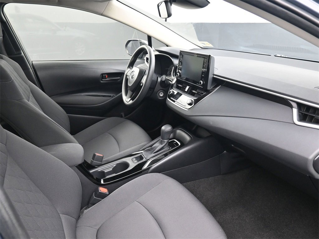 2022 Toyota Corolla LE photo 2