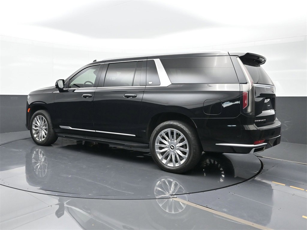 2023 Cadillac Escalade ESV Premium Luxury photo 2