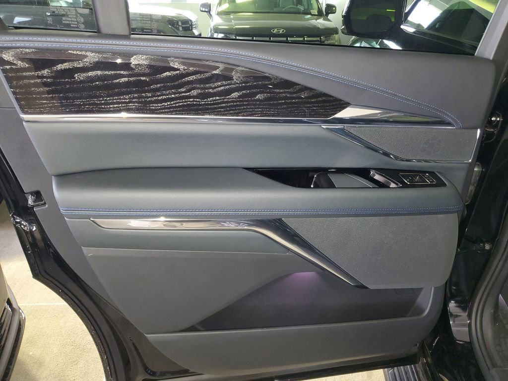 2026 Cadillac Escalade IQL Luxury - Photo 9